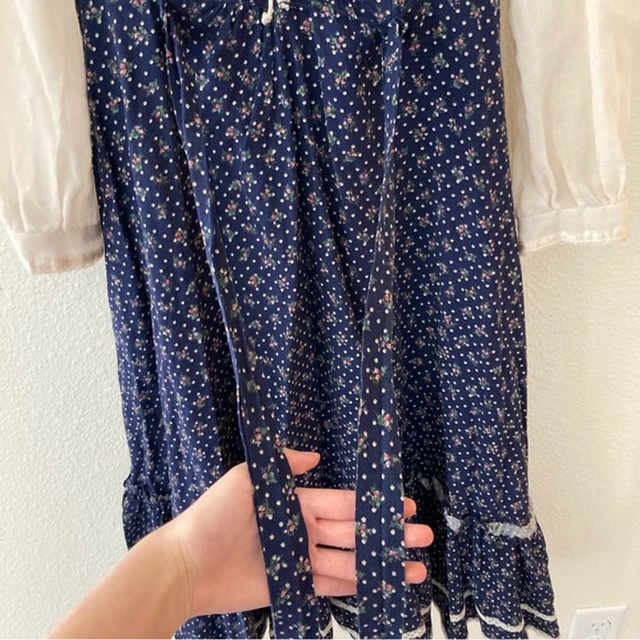 Vintage Gunne Sax Navy Floral Dress with White Lace Details - Picture 8 of 8